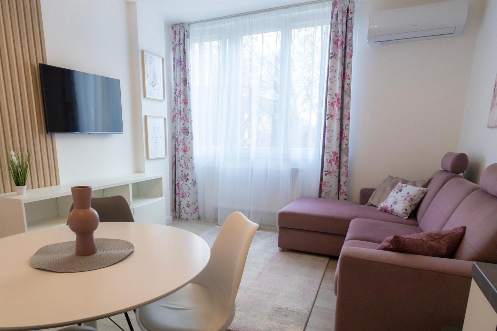 Millennium Apartman Tatabanya Tatabánya Exterior foto